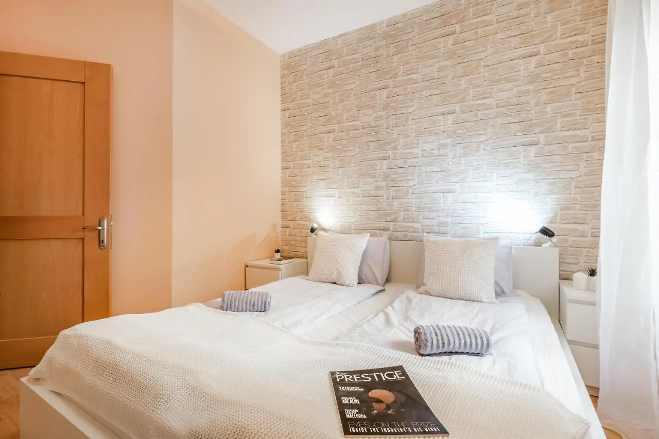 Central Premier Apartment Budapest 0*,