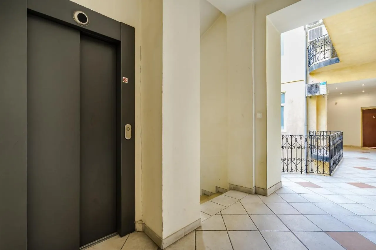 Central Premier Apartment Budapest 0*,  Ungheria